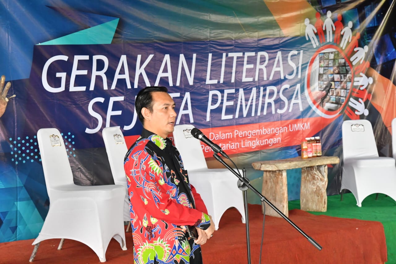 SEJUTA PEMIRSA: Ketua KPI Pusat Ubaidillah saat membuka Gerakan Literasi Sejuta Pemirsa (GLSP) di Sanur Denpasar