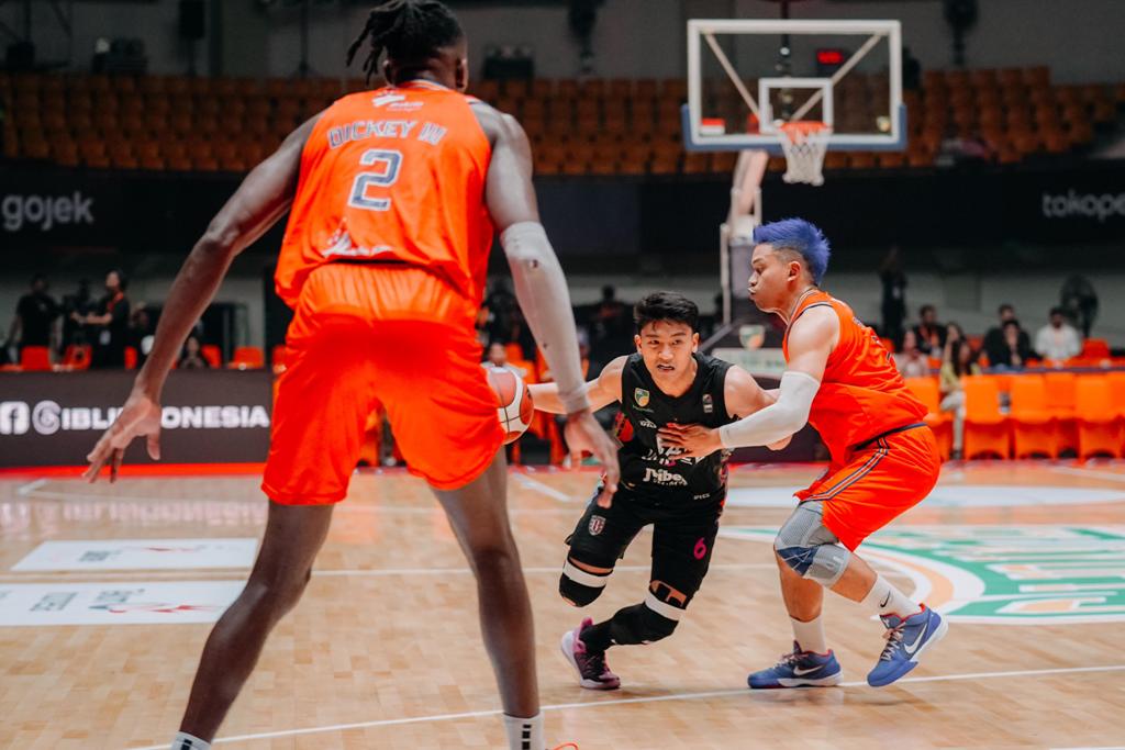 OUT: Abraham Renoldi Wenas out dari  Bali United Basketball