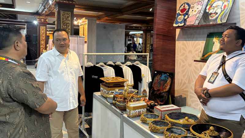 PRODUKTIF DI DALAM BUI : Produk kerajinan hingga dupa produksi warga binaan Lapas Singaraja.(foto: lapas singaraja)