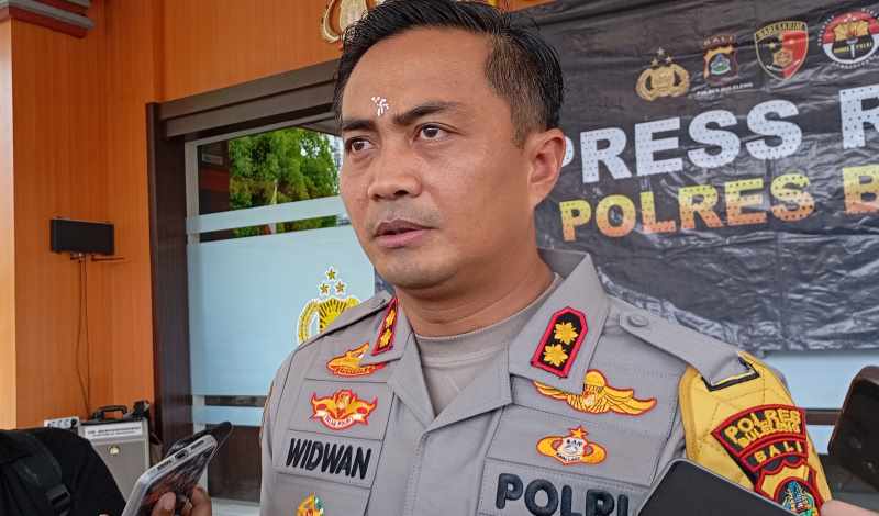 MASIH MEMANTAU DAN MENYELIDIKI : Kapolres Buleleng, AKBP Ida Bagus Widwan Sutadi.(francelino junior)