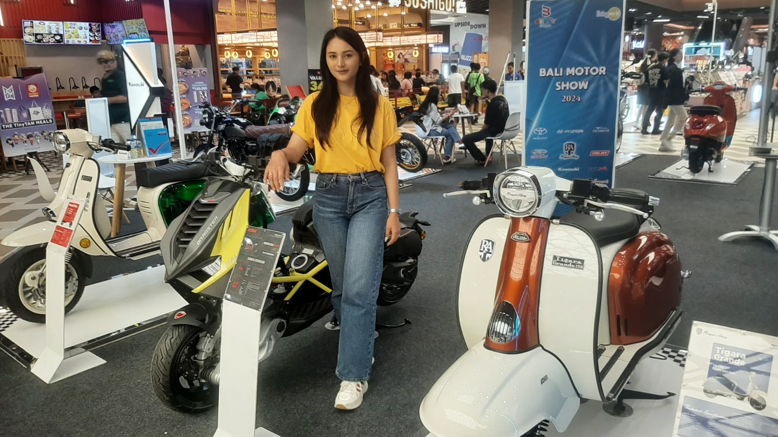 BERKELAS: Motor Vespa Tigara Grande 150 juga menyita perhatian.