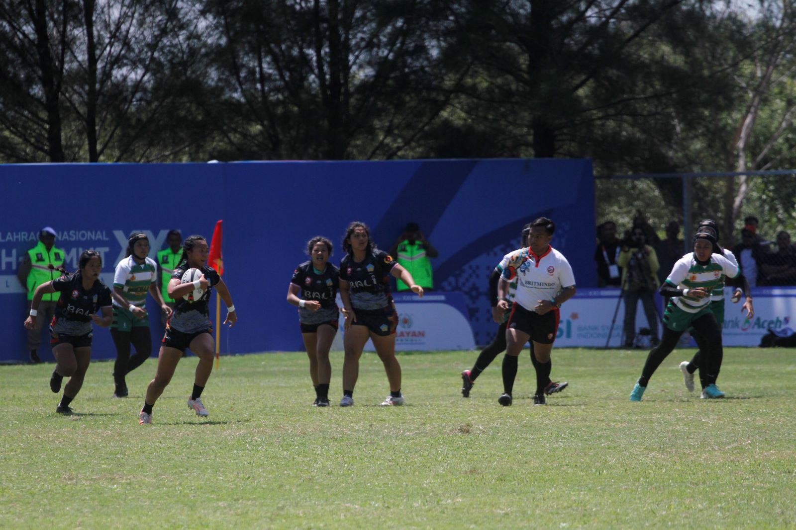 LAGA MENENTUKAN: Tim Rugby Bali akhirnya meraih medali emas setelah bertahun-tahun lepas ke tim provinsi lain.