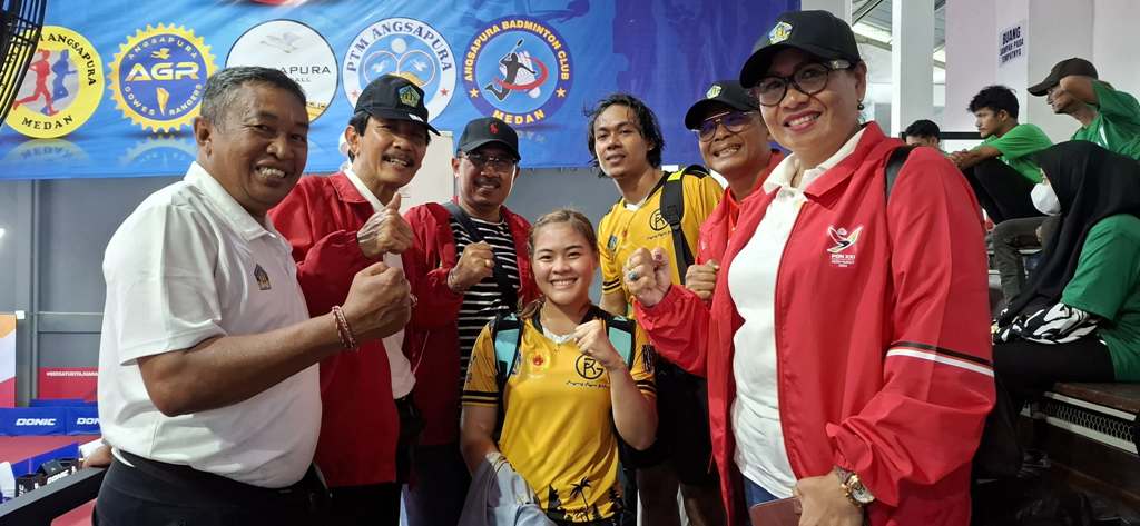 SUKSES: Sugita dan Siska (baju kuning) saat berjuang di babak 8 besar di PON XXI Aceh-Sumut 2024.