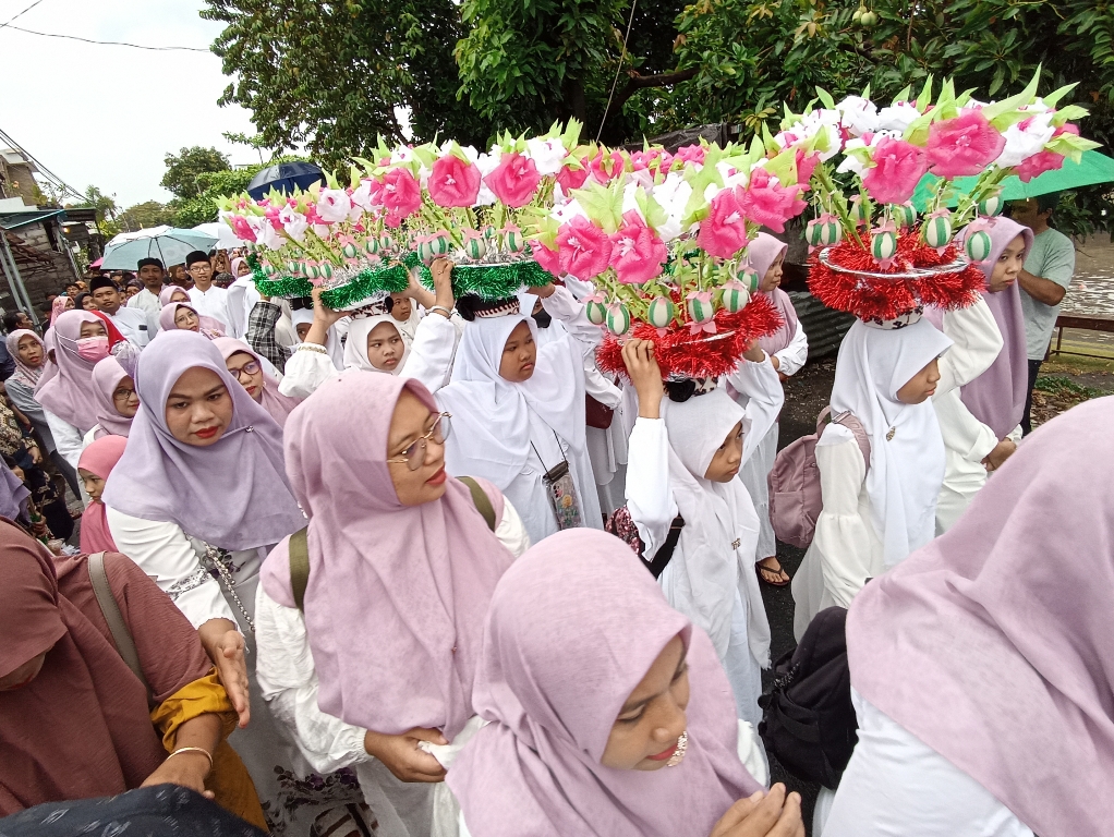 PAWAI: Kegiatan pawai taaruf &nbsp;warga Kampung Islam Kepaon serangkaian peringatan Maulid Nabi, Senin, 16 September 2024.