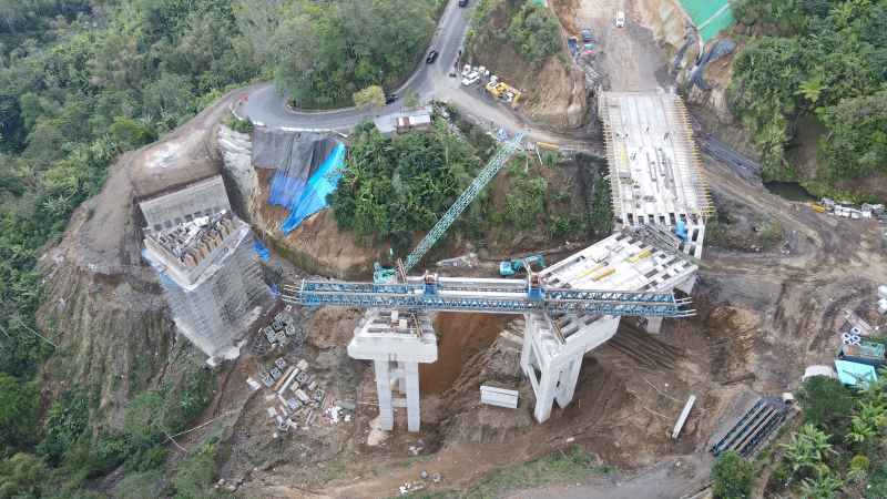 DALAM PROSES PENGERJAAN : Pembangunan shortcut Singaraja-Mengwitani titik 7D. Baik 7D dan 7E akan selesai pembangunan pada akhir tahun ini. (istimewa)