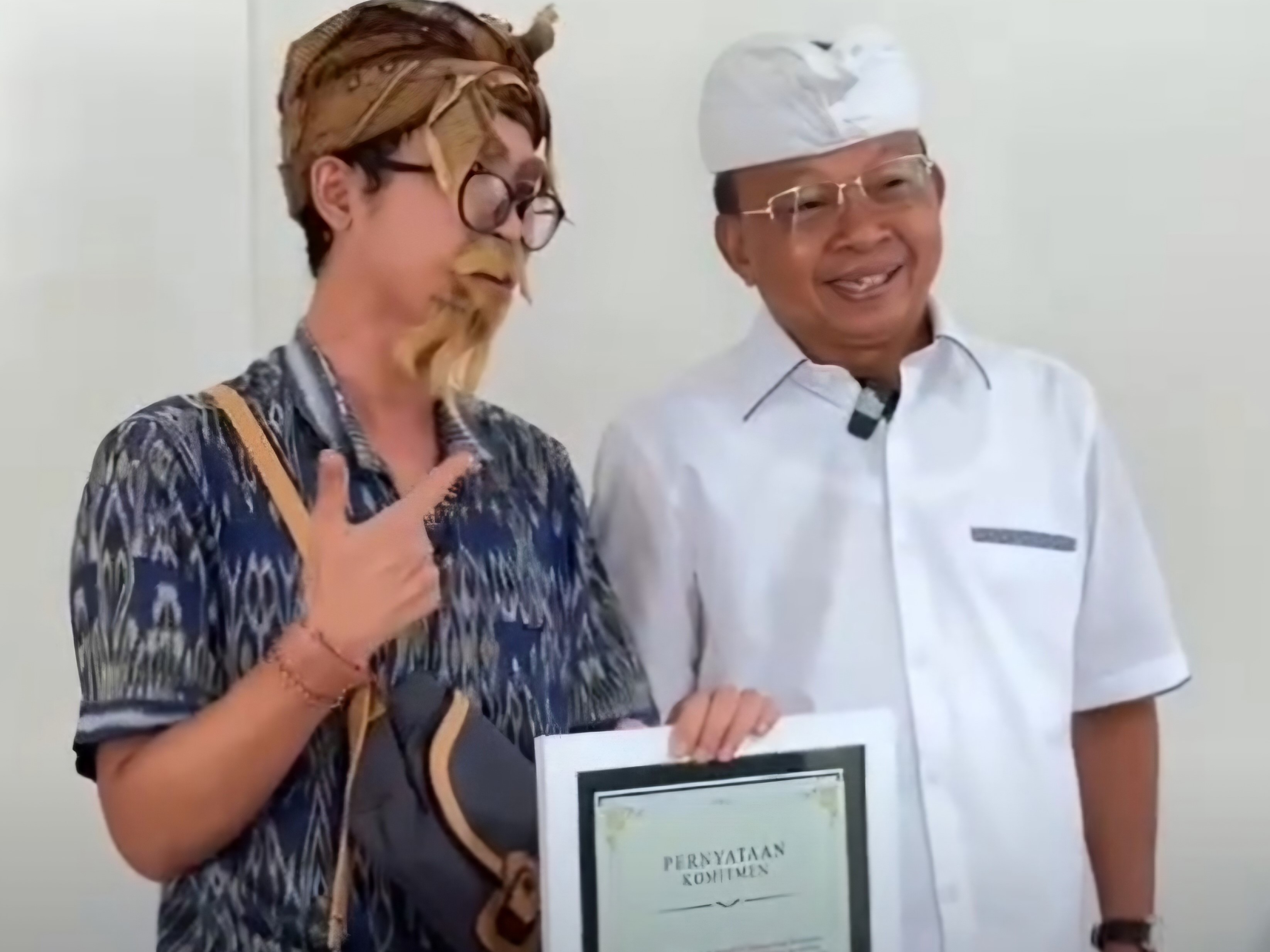 KOMITMEN: Wayan Koster dan Kak Onyot