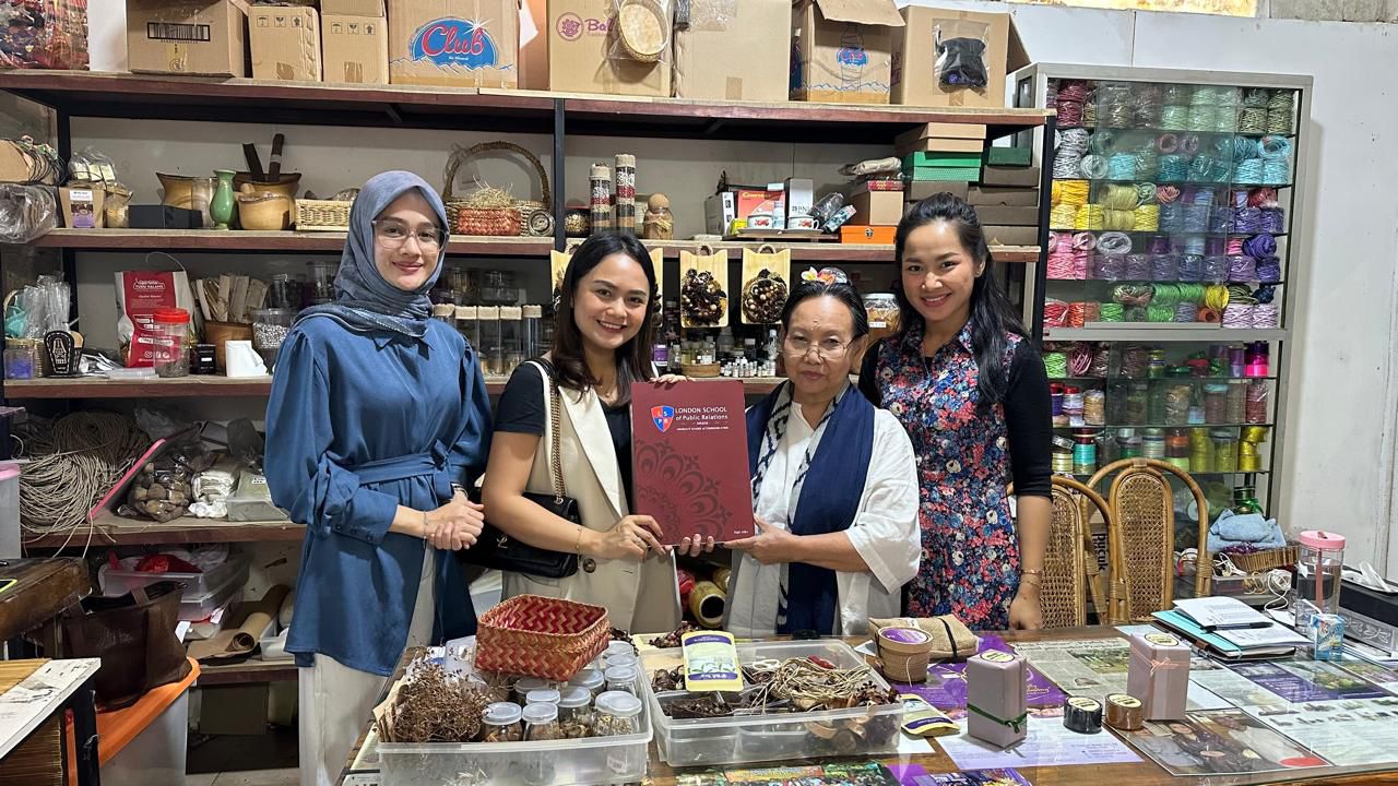 BRANDING: Yuli Founder Bali Tangi Branding Suistainability EcoTourism pada Produk Kecantikan EcoEnzym di UMKM di LSPR Bali
