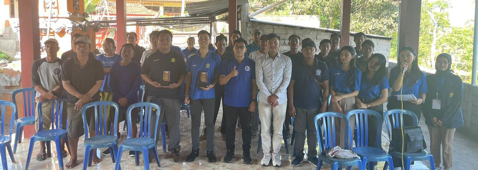 PENGABDIAN: Para dosen dan mahasiswa FKP Universitas Udayana di Desa Seraya Timur, Karangasem (10/8/2024).