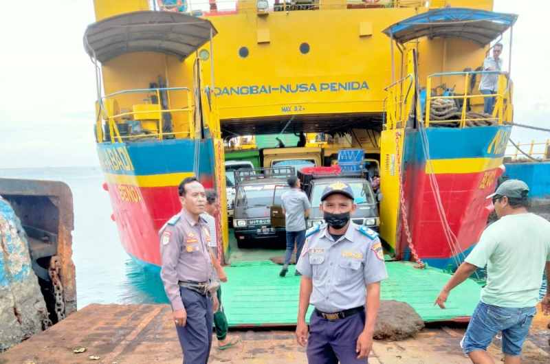 DALAM PERAWATAN : KMP Nusa Jaya Abadi, Klungkung. (dok.radar bali)