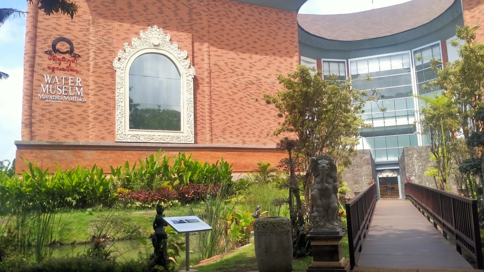 MEGAH : Kondisi Museum Subak Tabanan atau Water Museum Mandala Mathika yang megah. (foto:juliadi/radar bali)