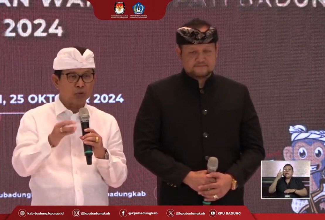 DEBAT TERBUKA: Paslon Adicipta saat menjelaskan visi misi dan menjabarkan fokus tiga masalah kursial di Badung.