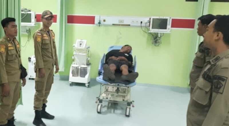 DIAMANKAN: Satpol PP Jembrana mengamankan ODGJ, Ida Bagus Putu Juni Sudiana, Banjar Bale Agung, Desa Yehembang Kecamatan Mendoyo,Jembrana. (Foto: Satpol PP Jembrana)