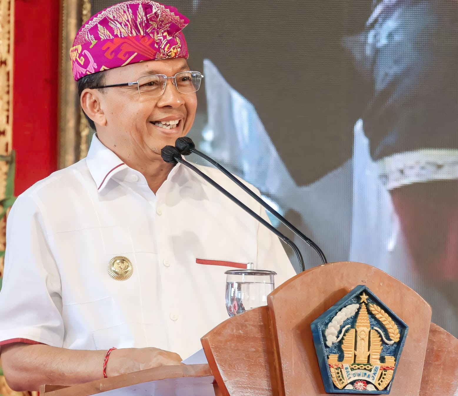 SEJALAN: Calon Gubernur Bali Wayan Koster respons rencana Presiden Prabowo Subianto membangun bandara Bali Utara.