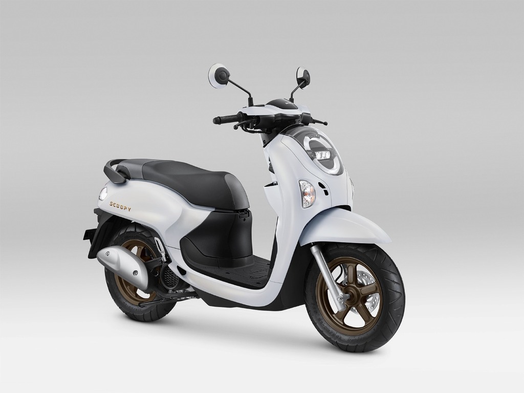 GENERASI TERBARU:  Tampilan generasi terbaru dari  New Honda Scoopy telah resmi diperkenalkan oleh PT AHM.