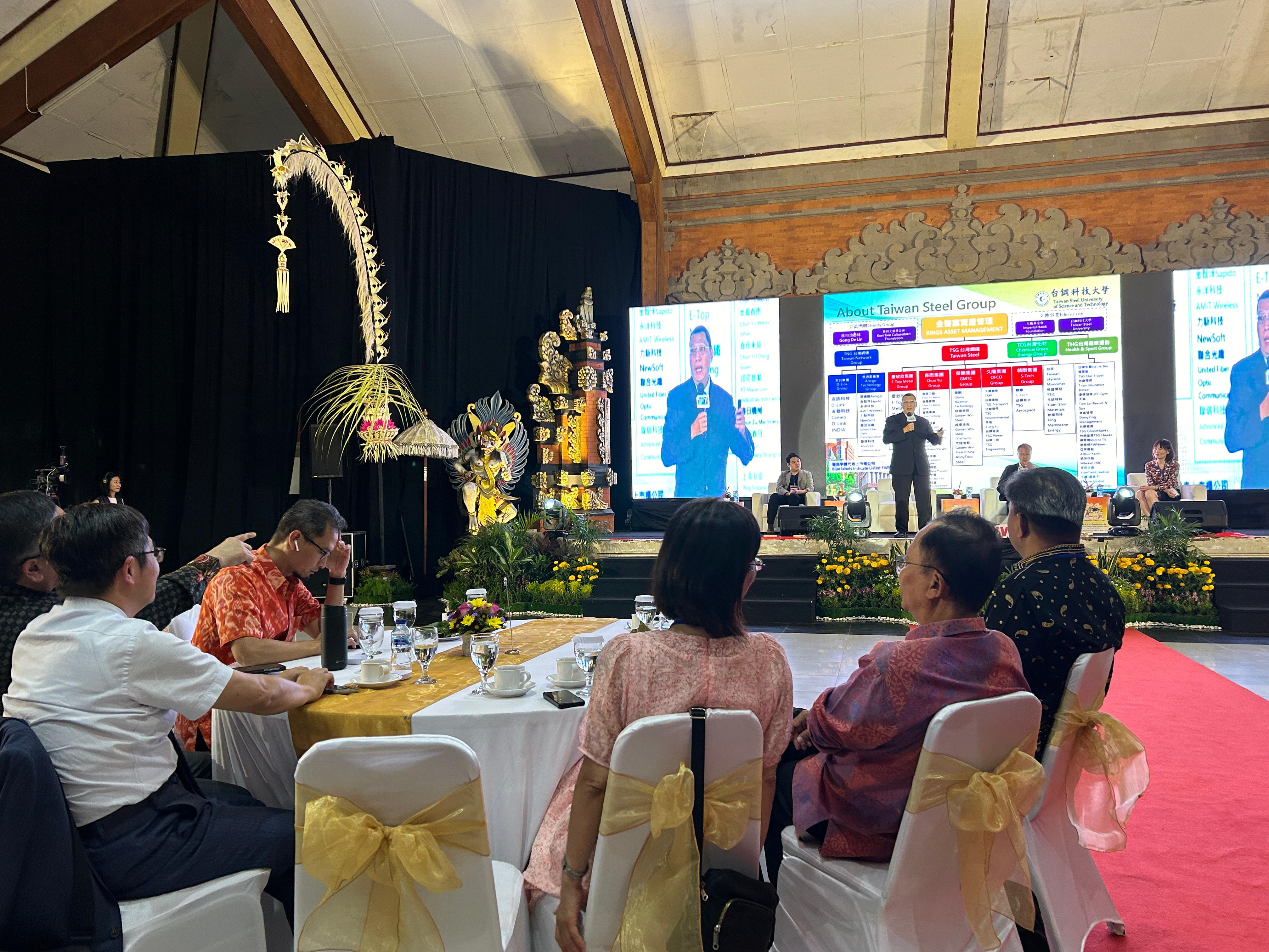 SINERGI: Suasana Pertemuan Pimpinan Perguruan Tinggi Taiwan - Indonesia di Politeknik Negeri Bali.