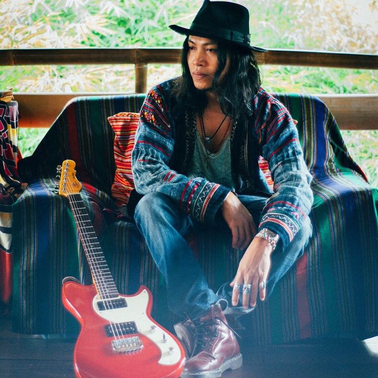 RILIS LAGU: Vokalis band Navicula Gede Robi telah merilis satu lagu berjudul  &rdquo;Andai Aku Jadi Gubernur Bali&rdquo;.