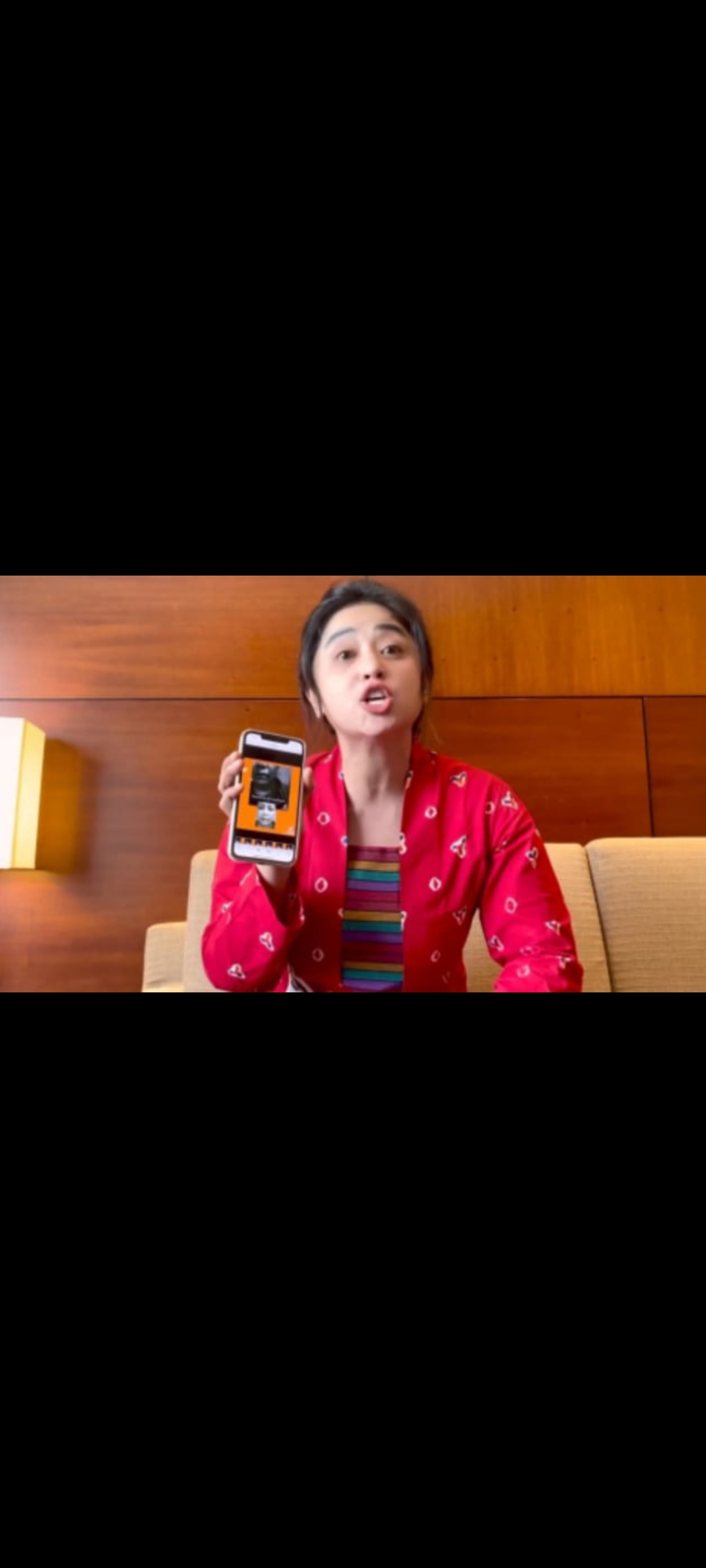 Dewi Perssik mengamuk