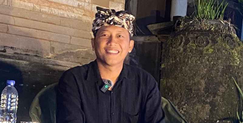 KENYANG ASAM GARAM : Pendiri Sanggar Seni Haridwipa Gamelan Group, I Gusti Nengah Hari Mahardika. (juliadi/radar bali)