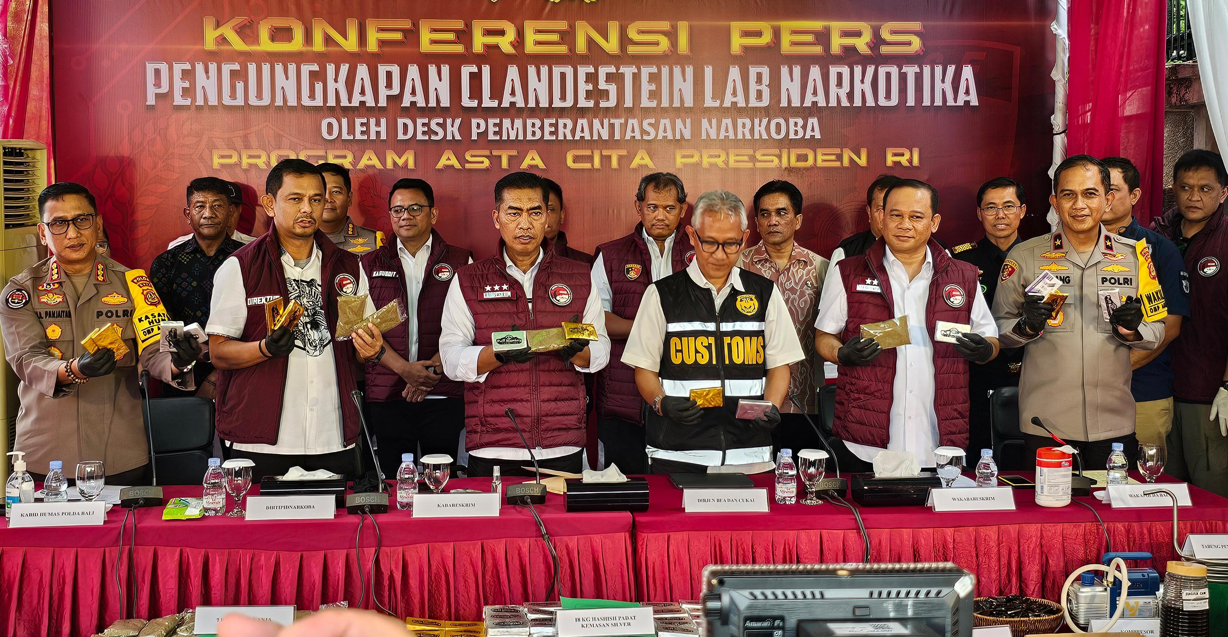 RILIS: Kabareskrim Polri Komjen Pol. Drs. Wahyu Widada, M.Phil., didampingi Tim Dittipidnarkoba, Waka Polda Bali Brigjen Pol Komang Sandi Arsana S.I.K., M.H