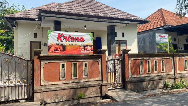 PAKAI RUMAH KONTRAKAN : Suasana sebuah rumah kontrakan tempat prostitusi yang berkedok spa di wilayah Jasri Kaler, Kelurahan Subagan, Karangasem. (zulfika rahman/radar bali)