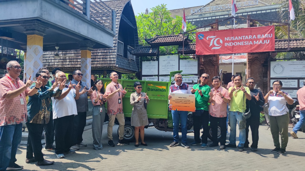 Program Danamon dalam peningkatan tata kelola sampah di Desa Sanur Kauh, Denpasar.