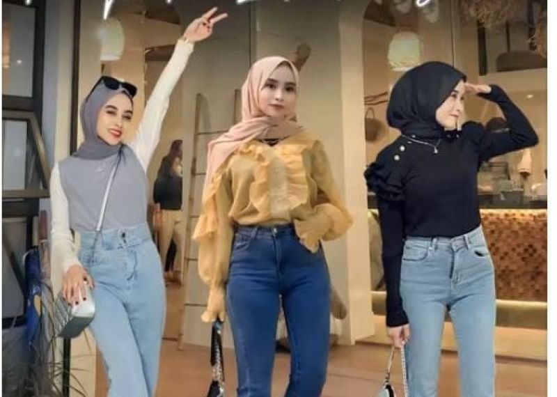 DISUKAI: Gaya berpakaian milenial yang kasual dan simpel tetap favorit
