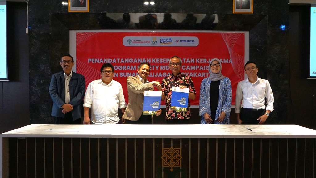KESEPAKATAN: Kegiatan kesepakatan antara pihak kampus dan AHM di UIN SUKA Yogyakarta untuk disiapkan menjadi Agen Safety Riding pada Senin (2/11).