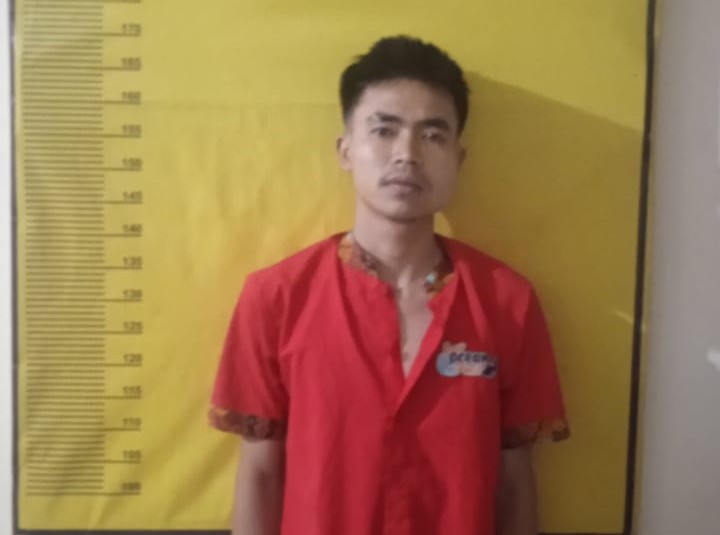 TERJEPIT: Satu diantara 3 pelaku kawanan maling motor yang diamankan di Polsek Benoa Denpasar