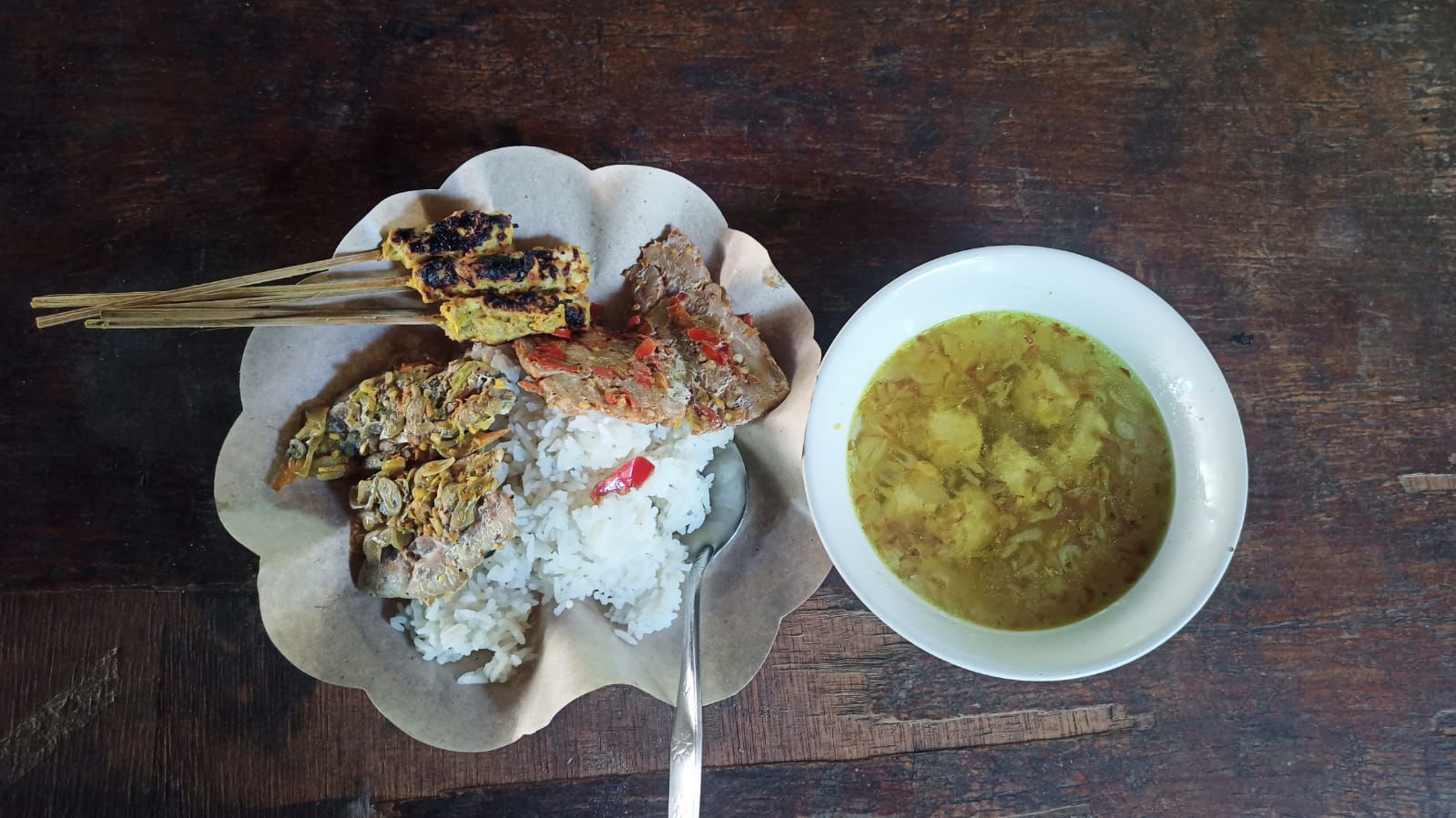 SATU PORSI: Sajian  satu porsi olahan ikan marlin Bu Ribu yang sudah ada sejak tahun 1950-an.