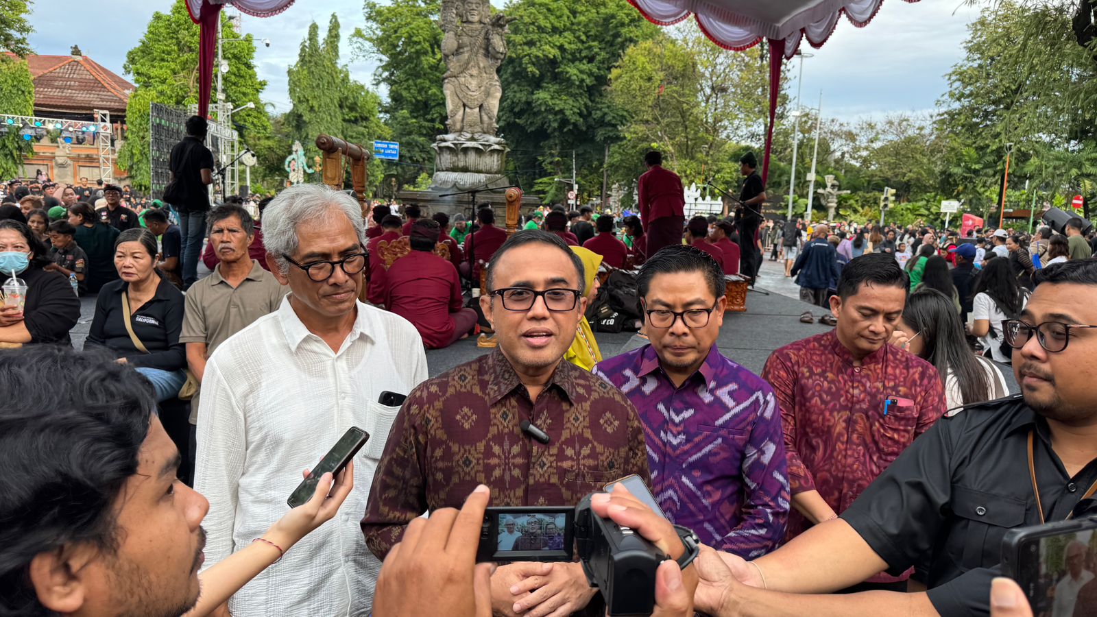 Wali Kota Denpasar IGN Jaya Negara bersama Wawali IKadek Agus Arya Wibawa saat menghadiri Denfest di Kawasan Catur Muka Denpasar, beberapa waktu lalu.