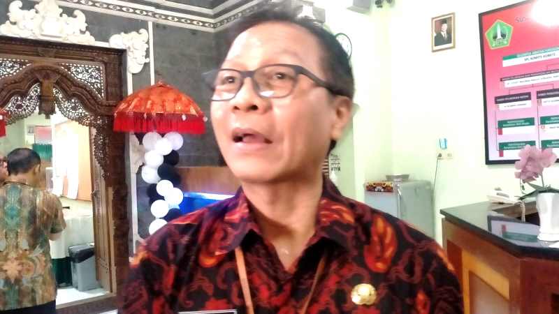KEJAR KUALITAS SDM: Wadir Pelayanan dan Pengendalian Mutu RSUD Tabanan dr. IGN Bagus Juniada, jelaskan peningkatan kualitas dokter.(juliadi)