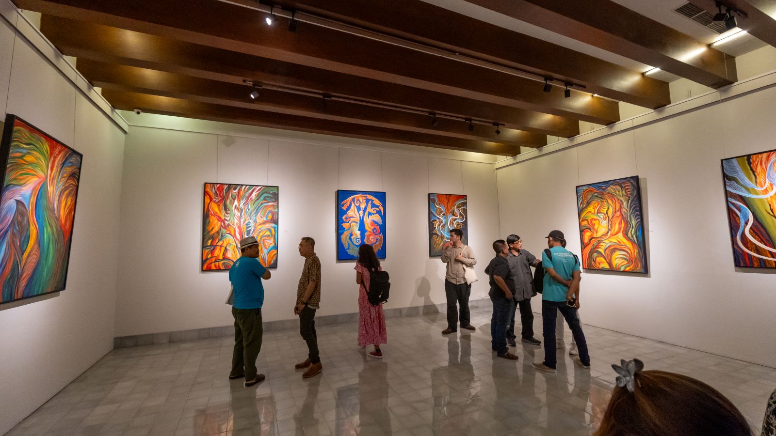 DEDIKASI: Karya-karya lukisan Susiawan yang disebut aliran merdeka di galeri Sudakara ArtSpace Sanur, 27 Desember 2024 - 5 Februari 2025