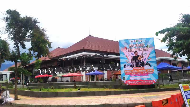 TEMPAT PESTA TAHUN BARU JEMBRANA: Pasar Umum Negara atau Pasar Negara Bahagia yang akan dijadikan tempat perayaan pergantian tahun baru 2025. (m.basir/radar bali)