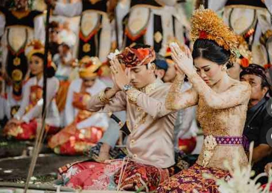 BERWIBAWA: Salah satu payas khas Bali yang agung untuk upacara pernikahan