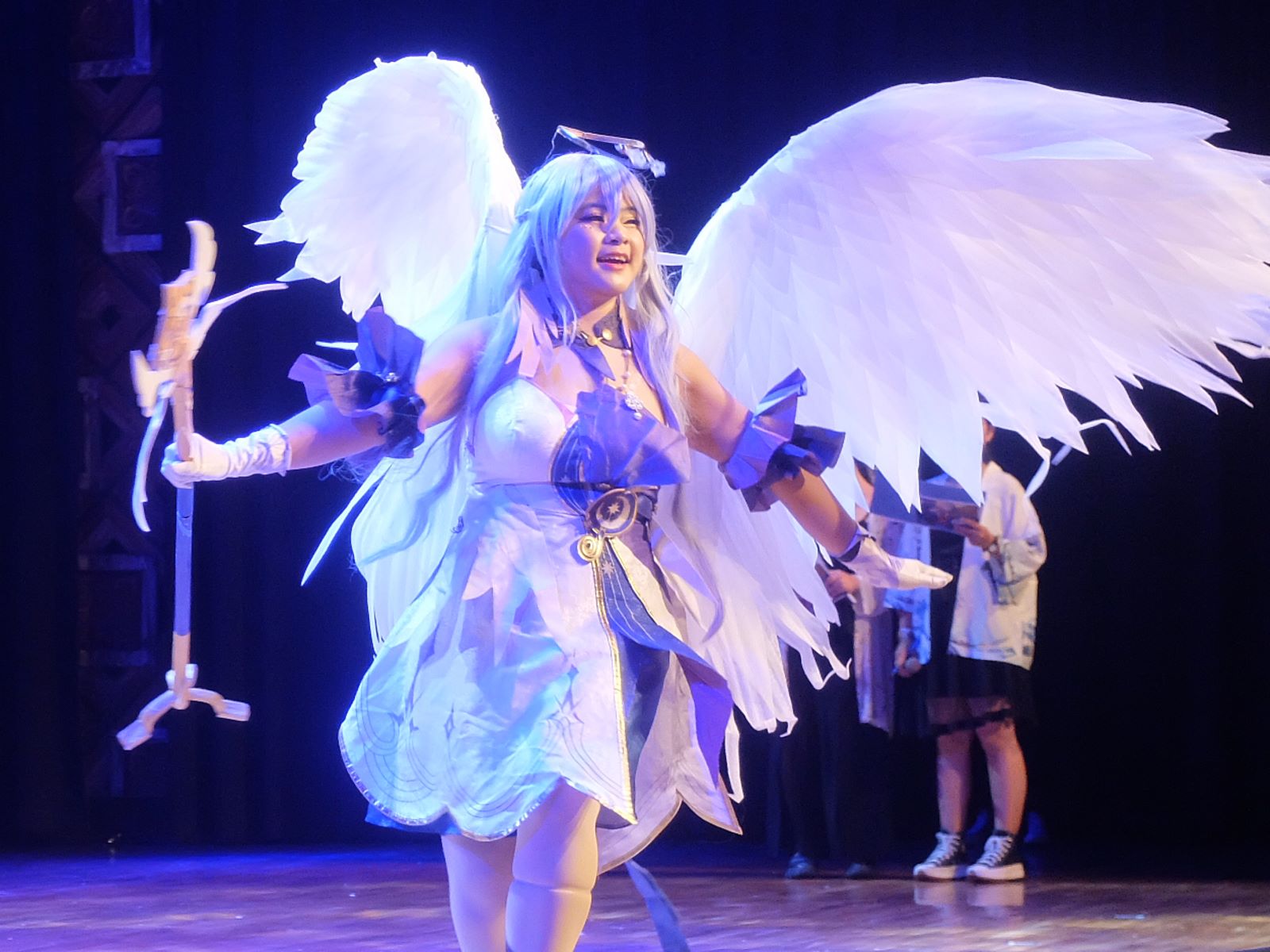 MEMIKAT: Aksi Cosplayer cewek di DNA Lumintang Renon yang memikat bak malaikat, 12 Januari 2025.