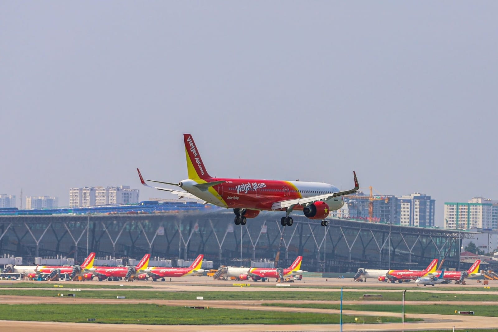 TERAMAN: Vietjet sabet gelar Maskapai Teraman Dunia 2025 Versi AirlineRatings.