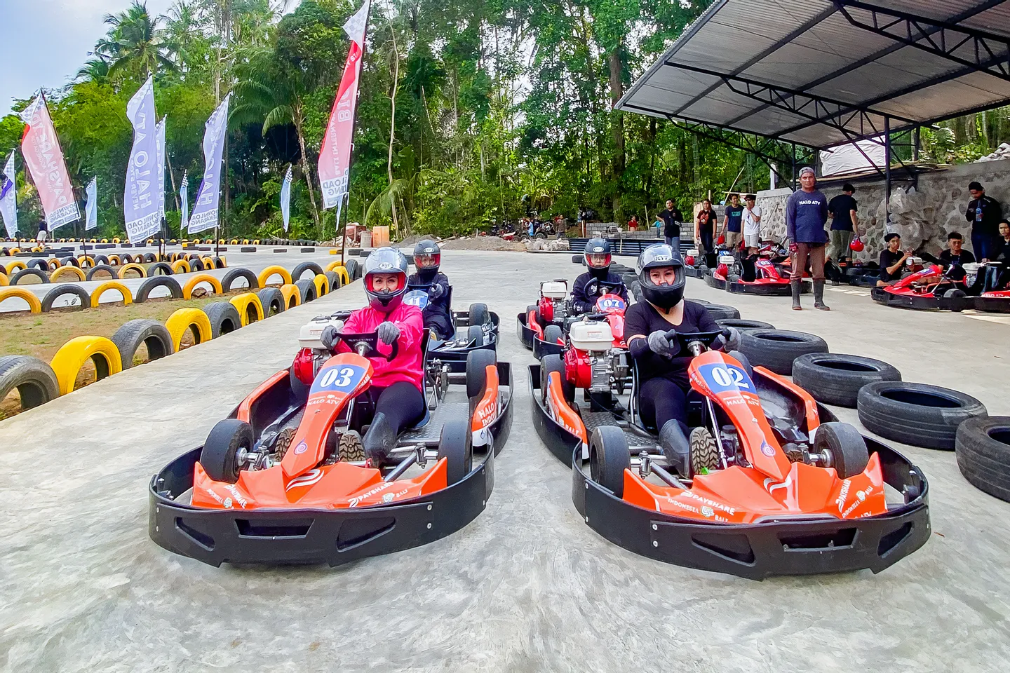 MENANTANG: Layanan Bali International Go_Kart Cirkuit di Desa Selumbung, Manggis Karangasem