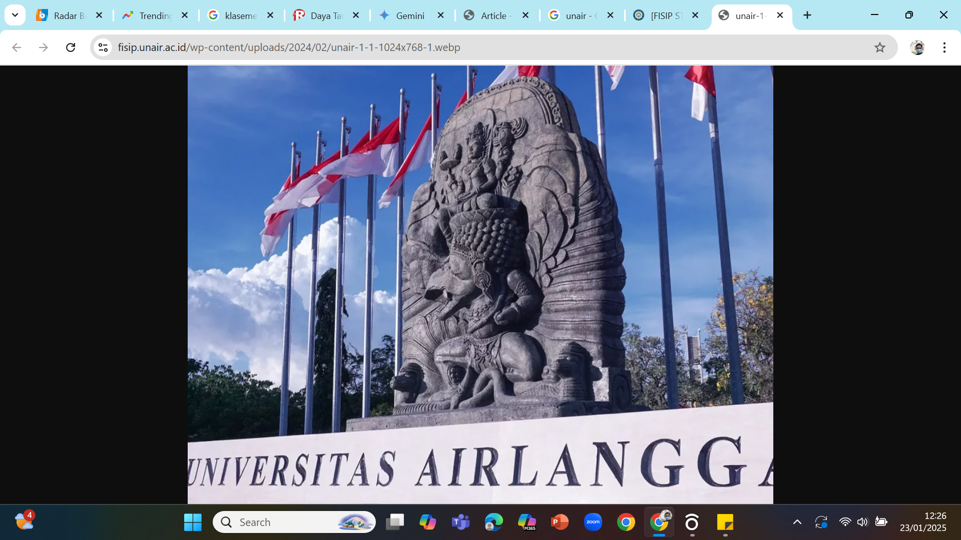 KAMPUS FAVORIT - Kampus Universitas Airlangga di Surabaya. Kemendikbud telah mengumumkan daya tampung mahasiswa melalui jalur SNBP dan SNBP 2025 di setiap perguruan tinggi negeri. Cek link-nya.