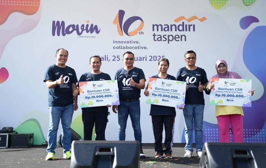 Bank Mandiri Taspen menyerahkan bantuan CSR kepada 3 yayasan saat perayaan 10 Tahun eksistensinya, Bank Mandiri Taspen mengusung tema "Innovative & Collaborative".