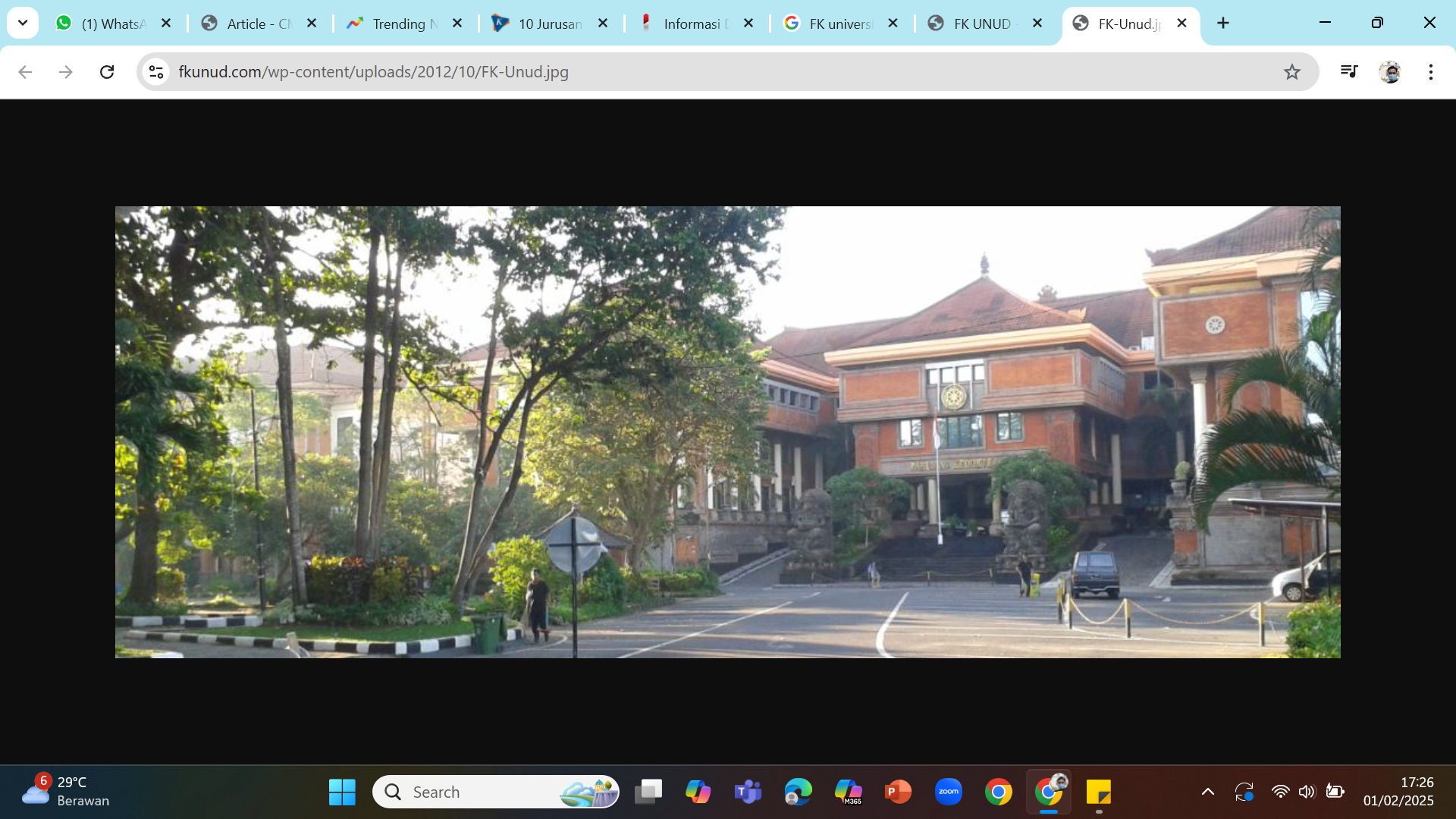 JURUSAN FAVORIT - Gedung Fakultas Kedokteran Universitas Udayana di Jalan P.B. Sudirman, Denpasar.