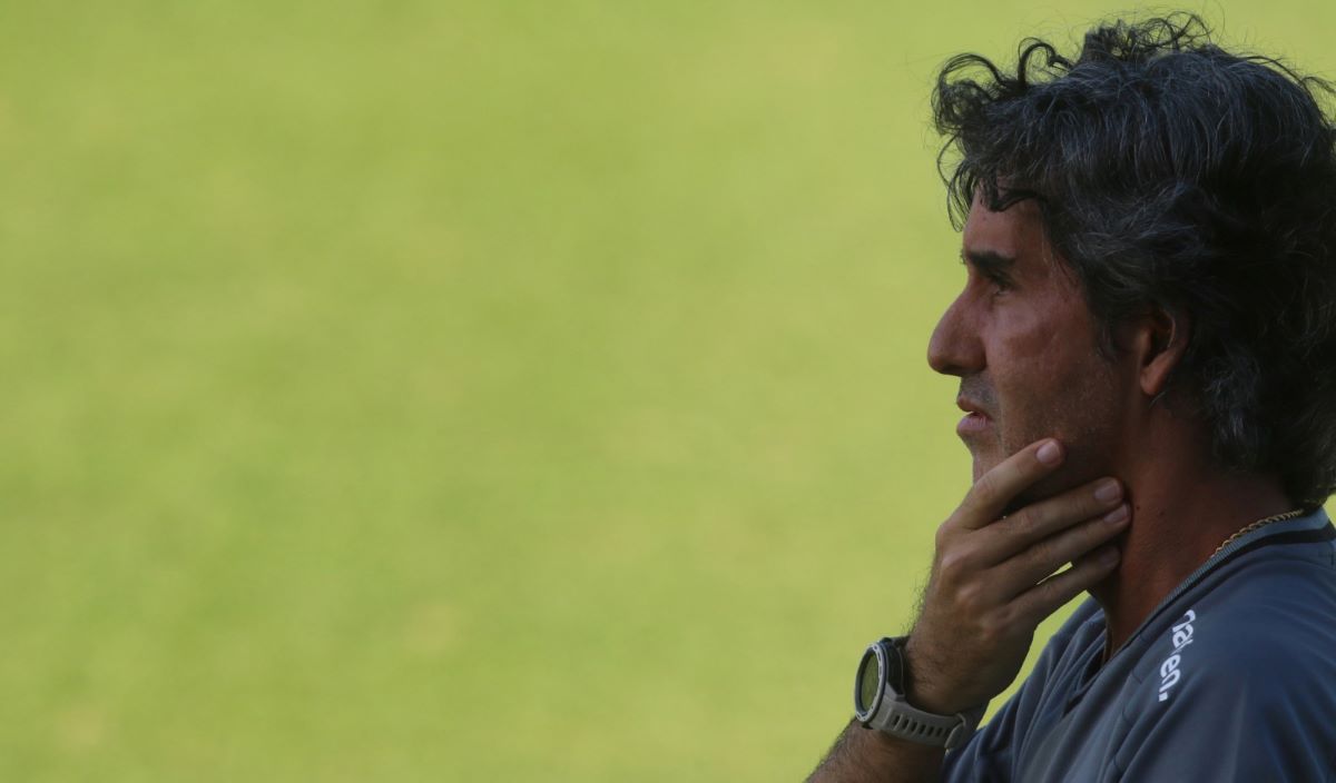 PERLU BERJUANG KERAS: Pelatih Bali United Stefano Teco Cugurra optimistis menatap musim 2024-2025 bersaing di papan atas klasemen