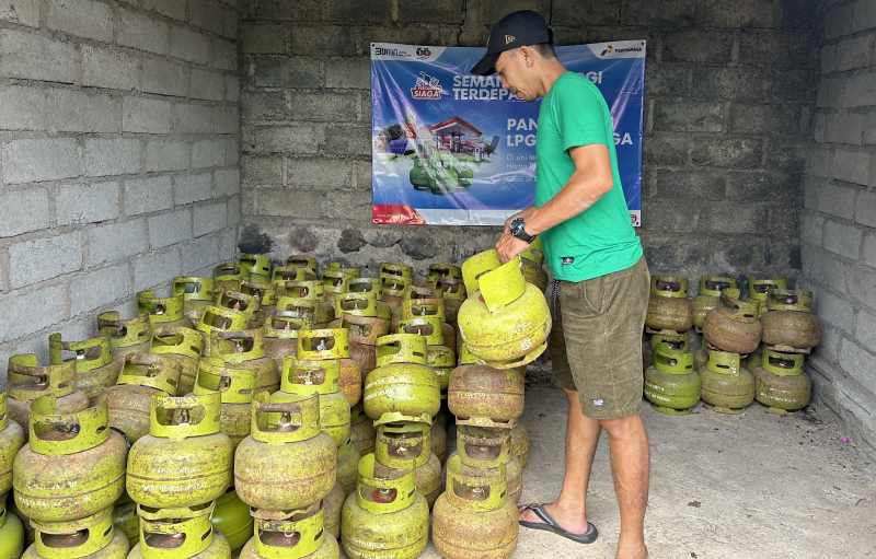 DINILAI CUKUP : Ketersediaan gas elpiji melon di Karangasem hingga saat ini masih aman. (Foto zulfika Rahman)