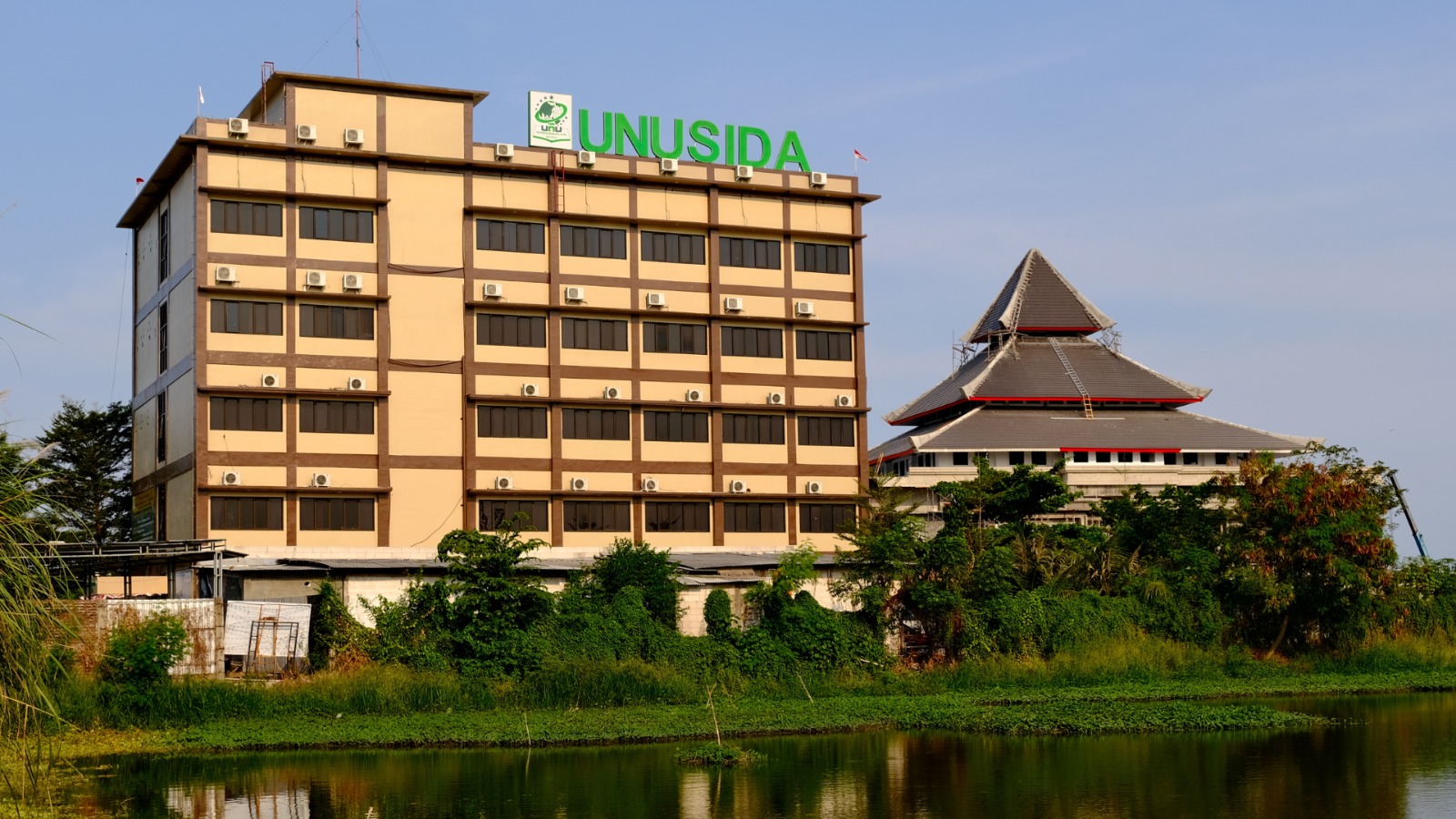 RELEVAN - Kampus Universitas NU Sidoarjo di Jalan Lingkar Timur, Sidoarjo.