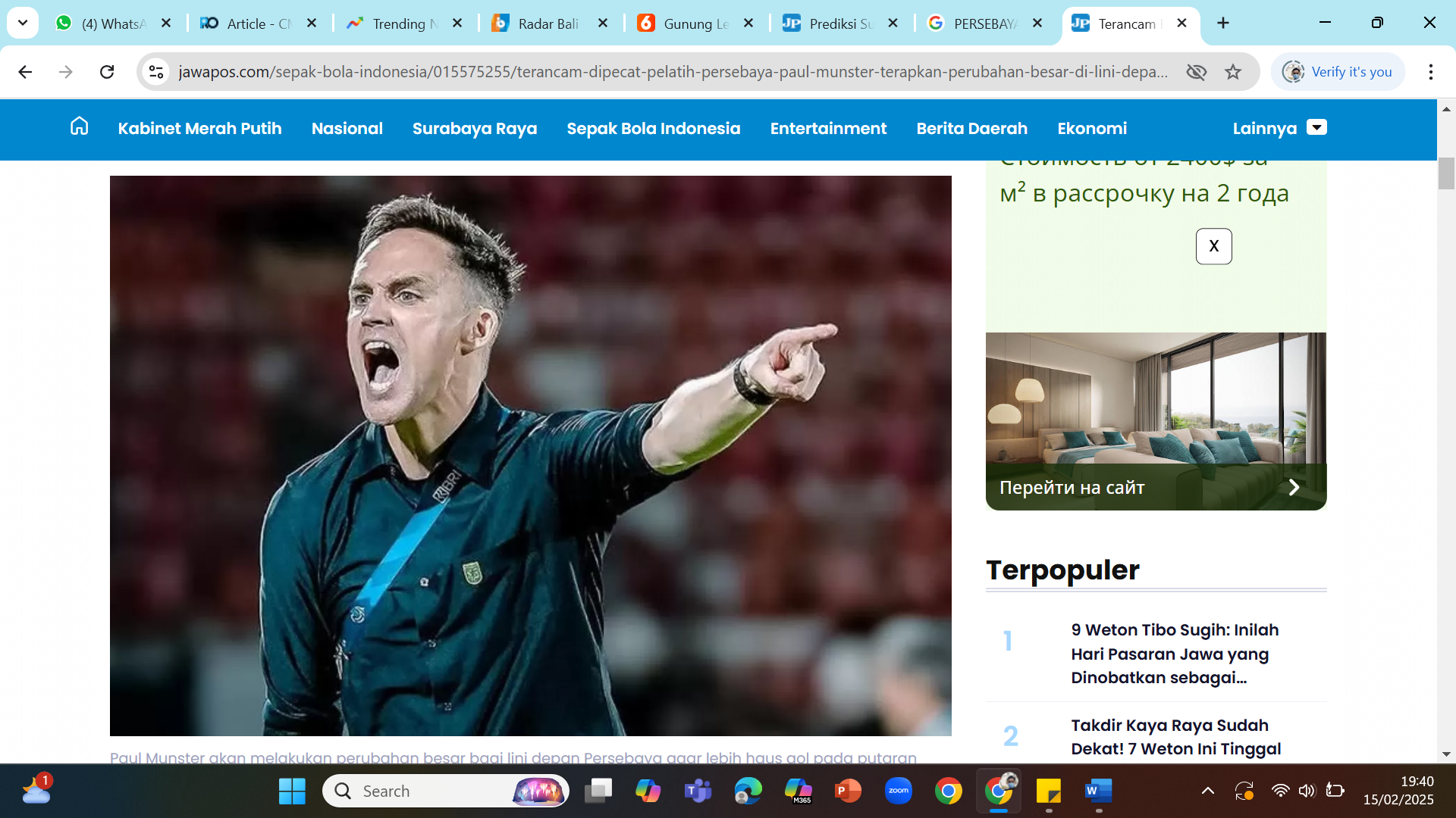 DI UJUNG TANDUK - Pelatih Persebaya Paul Munster. Rentetan hasil buruk mengancam posisi Paul Munster.