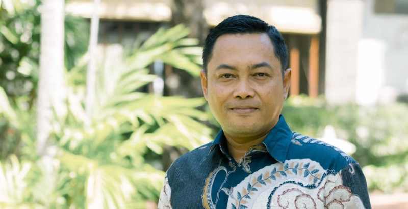 BEBERKAN KOMPENSASI MANTAN BUPATI : Pelaksana tugas Kepala Bagian Pemerintahan Sekretaris Daerah Jembrana Arie Siswoyo. (foto: arie siswoyo untuk radar bali)