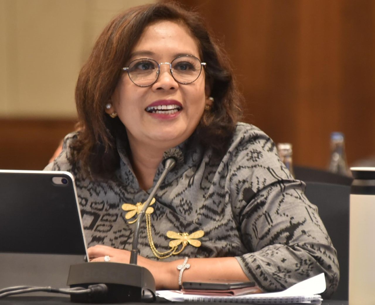 UNGKAP PENGADUAN: Kepala OJK Provinsi Bali, Kristianti Puji Rahayu dalam Konferensi Pers (17/2/2025)