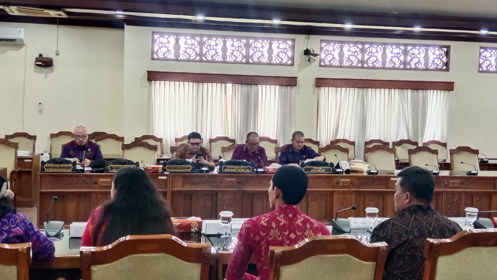 Fraksi Gerindra Bali meminta komisioner baru KPI mendorong pembaharuan regulasi penyiaran.