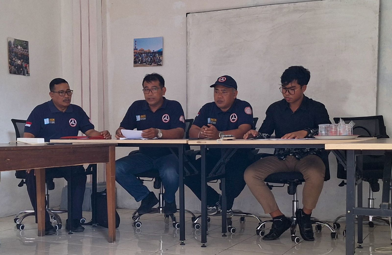 JALUR HUKUM: Enam pekerja PT APS membuat laporan polisi, kemarin (20/2/2025).