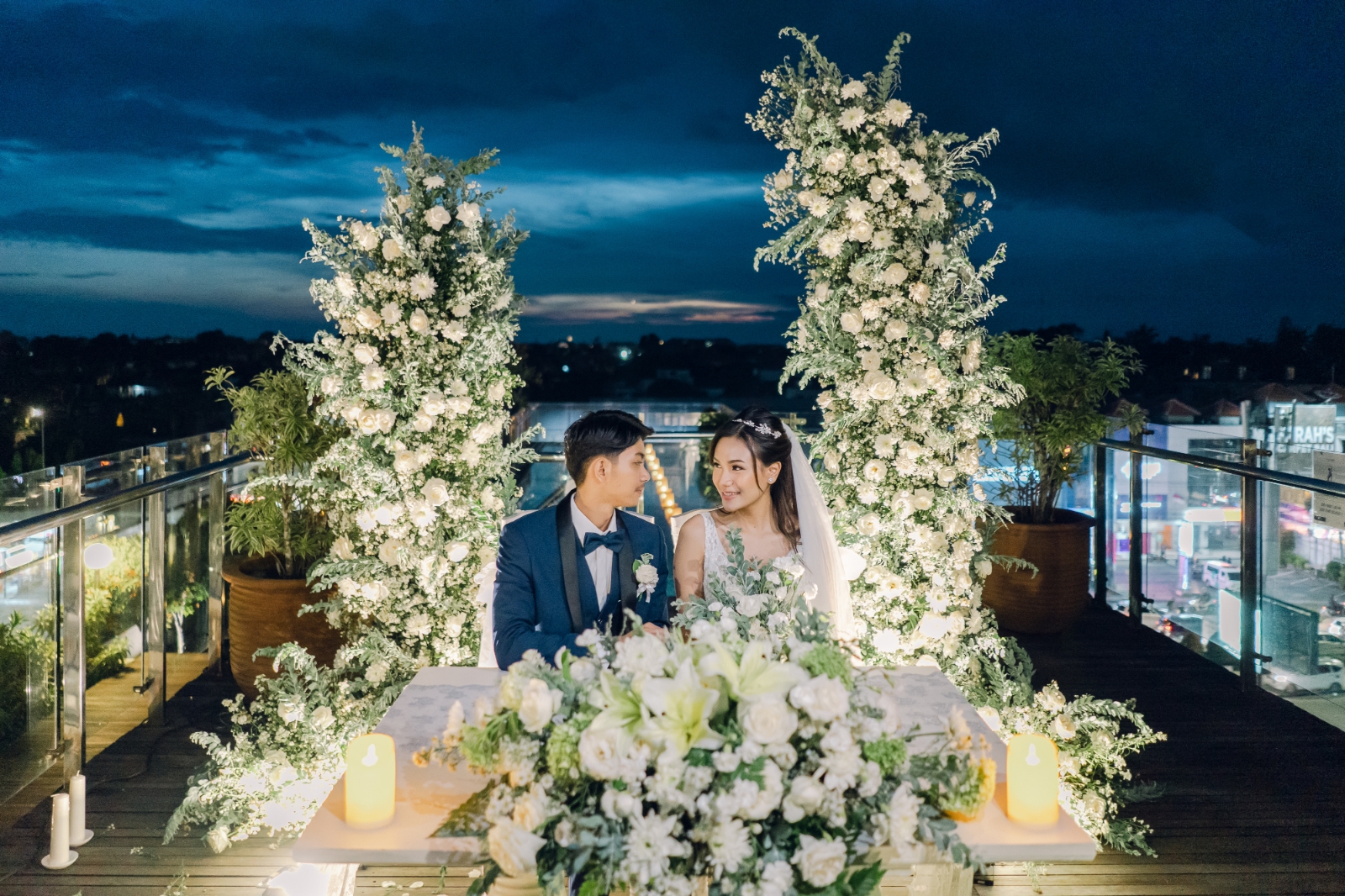 Hotel Santika Seminyak menawarkan paket pernikahan eksklusif "Seminyak Love Story" untuk pasangan yang ingin merayakan cinta mereka di Bali.