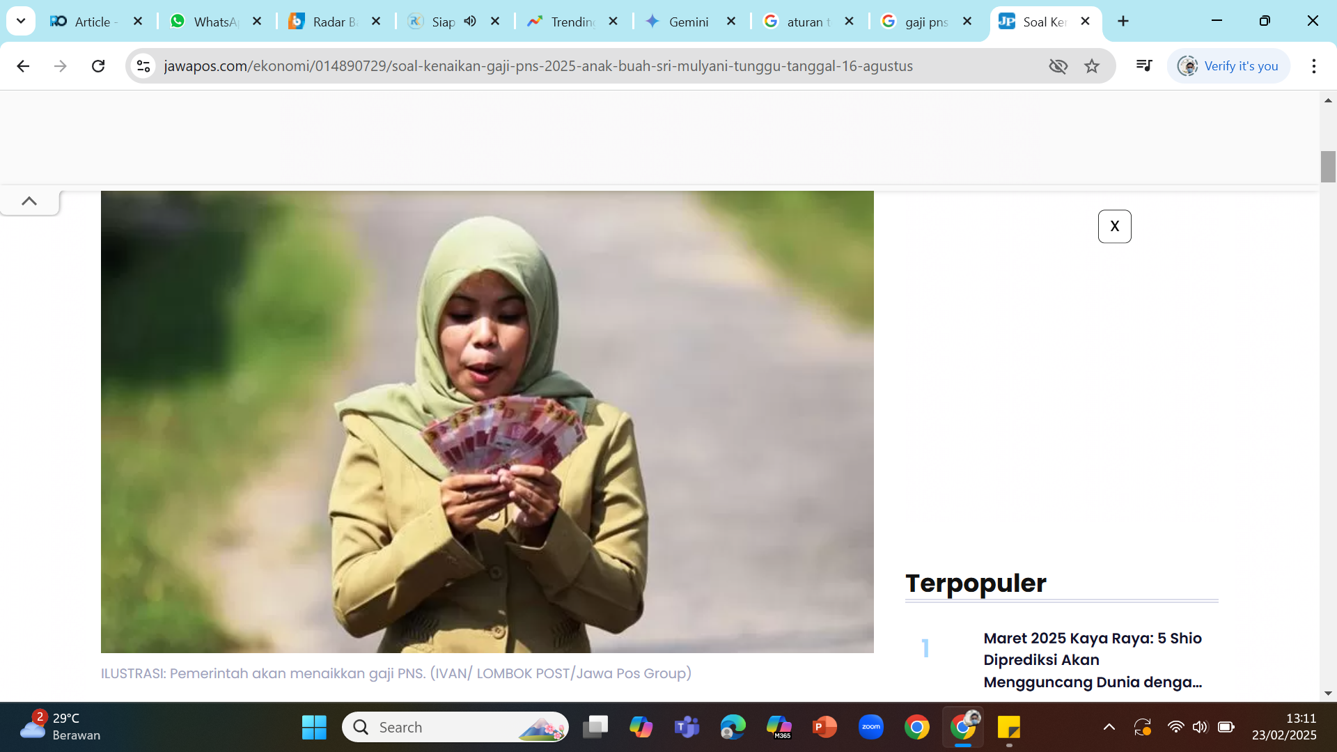 TUNGGU PIDATO PRABOWO DI DPR - Pemerintah akan menaikkan gaji PNS.